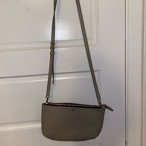 tan Tory Burch crossbody bag